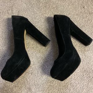 SIZE 9 STEVE MADDEN BLACK HEELS